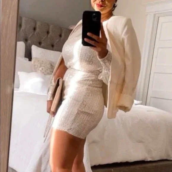 Sequin Split Sleeve Halter - Picture 11 of 14